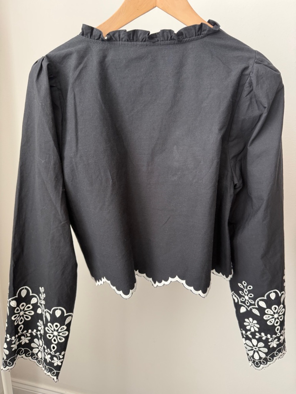 HM Black Embroidered Tie Front Top Size M
NWT - Picture 5 of 8
